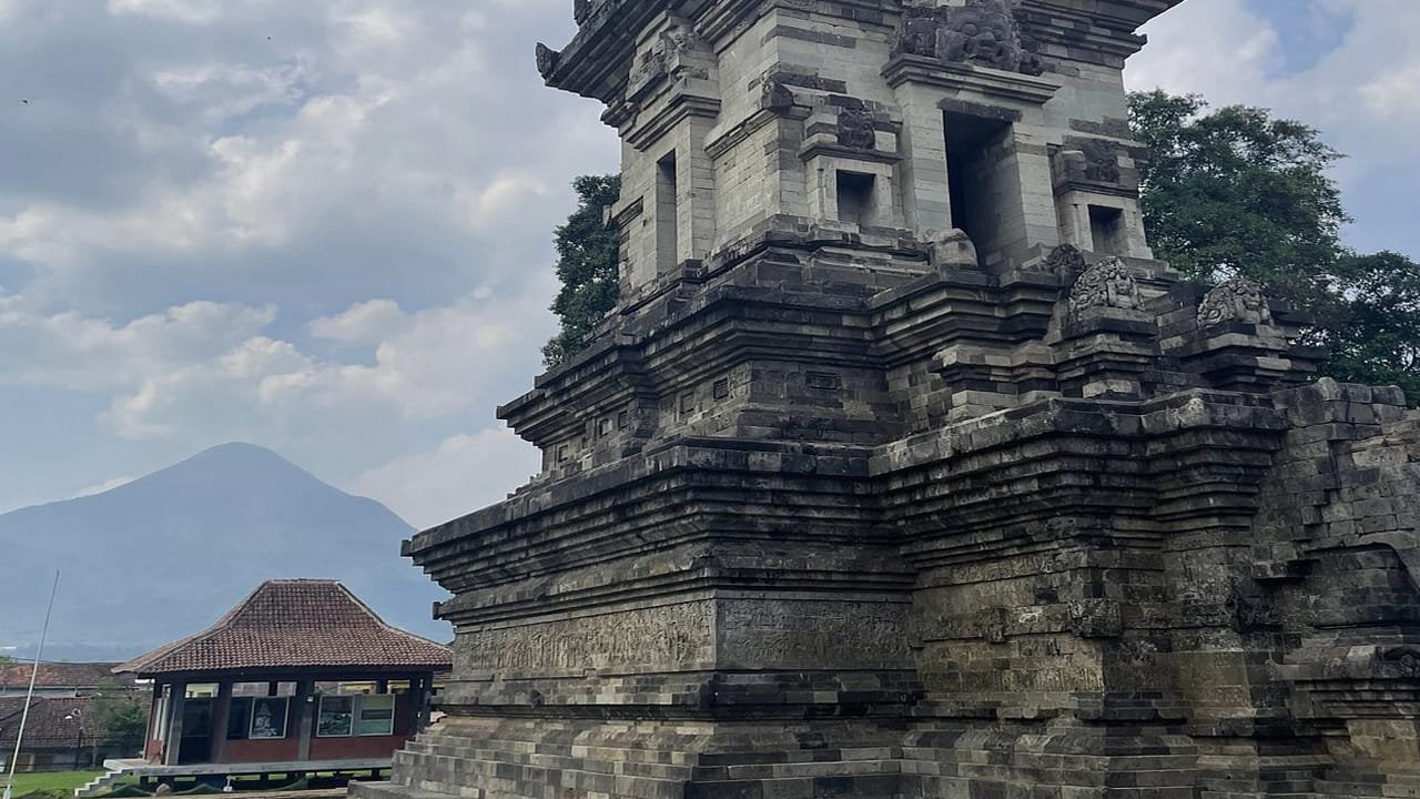 Exploring the Ultimate Treasure A Trowulan Tour from Surabaya Port