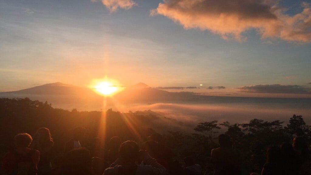 Breathtaking Views and Cultural Gems: Sunrise Setumbu Hill, Borobudur Merapi Tour