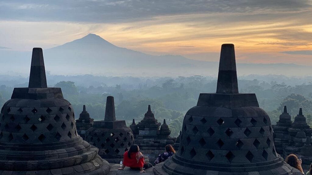 From Darkness to Light: Borobudur Sunrise Tour